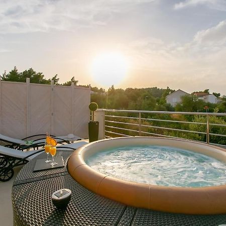 Villa Kora - Luxury Holiday Apartments Lumbarda Buitenkant foto