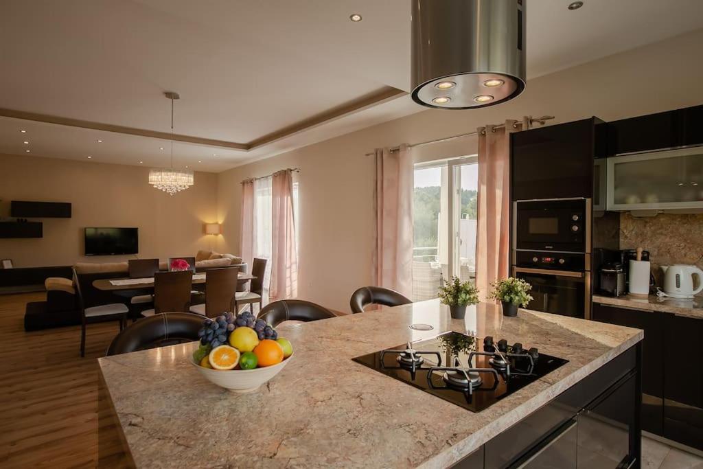 Villa Kora - Luxury Holiday Apartments Lumbarda Buitenkant foto