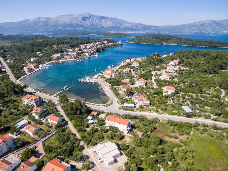 Villa Kora - Luxury Holiday Apartments Lumbarda Buitenkant foto
