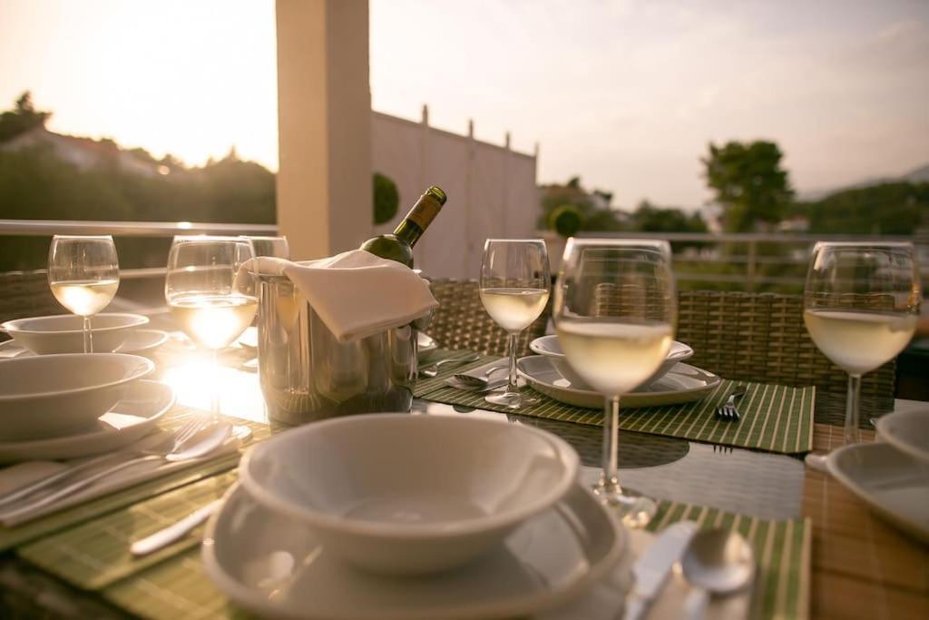 Villa Kora - Luxury Holiday Apartments Lumbarda Buitenkant foto